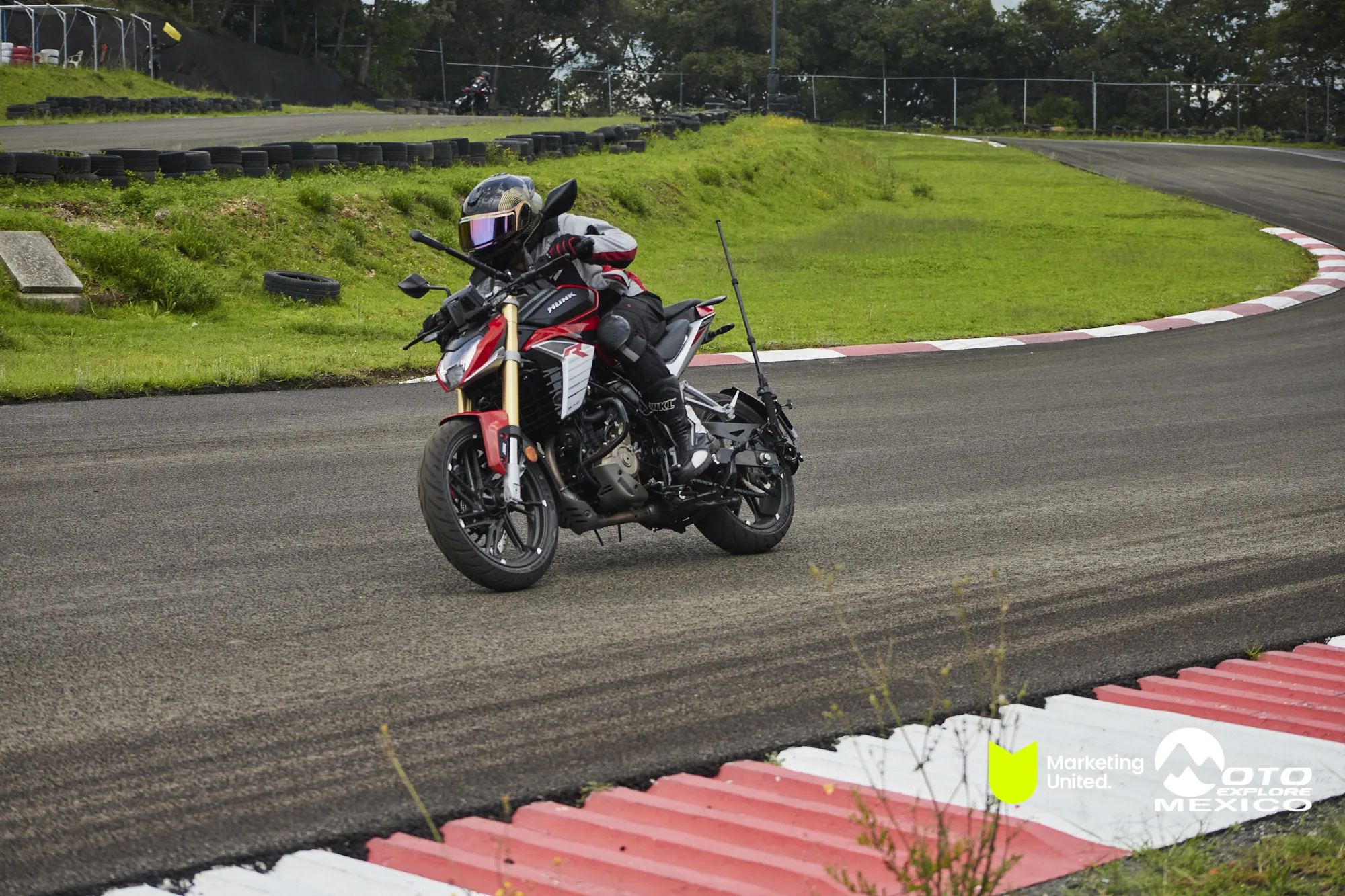 HUNK TRACKDAY 425